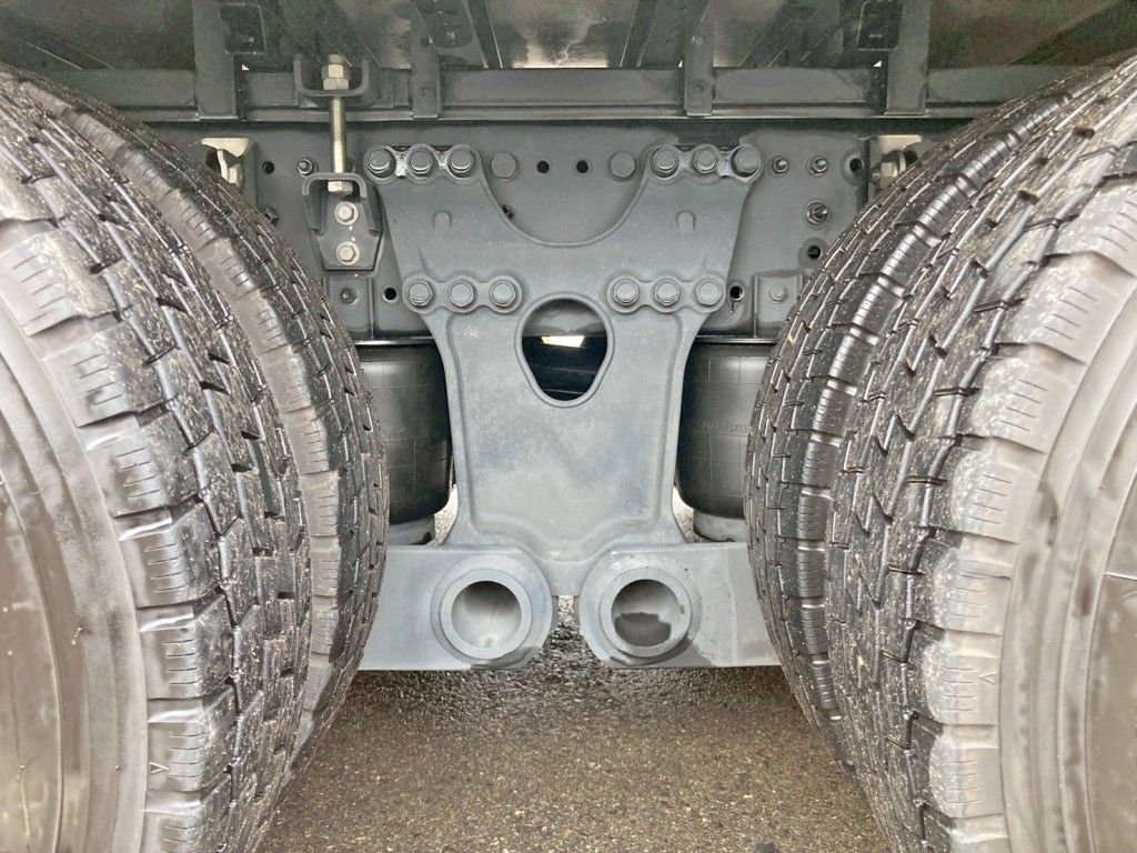 エアサスです。|日野 プロフィア 2DG-FW1AHCの写真5