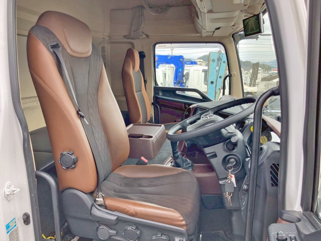 ハイルーフキャビンです。|日野 プロフィア 2DG-FW1AHCの写真7