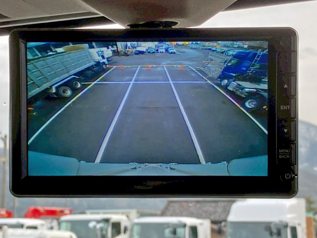 液晶バックモニター付きです。|日野 プロフィア 2DG-FW1AHCの写真21