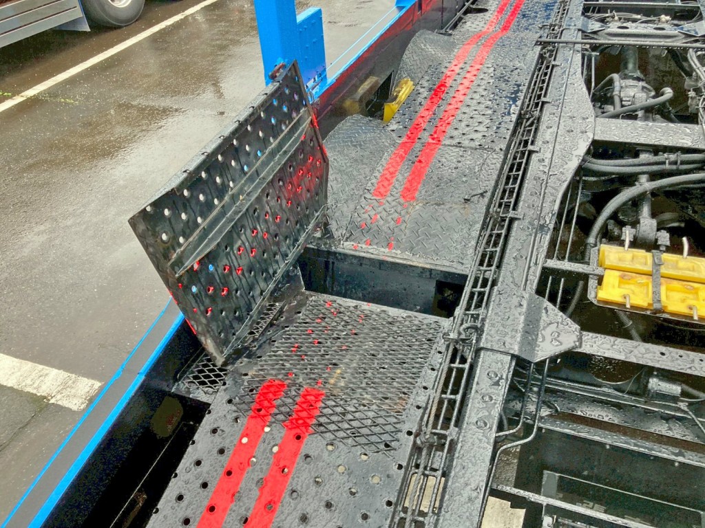 1Fフロアーのタイヤ落としです。|日野 レンジャー 2KG-GK2ABAの写真11