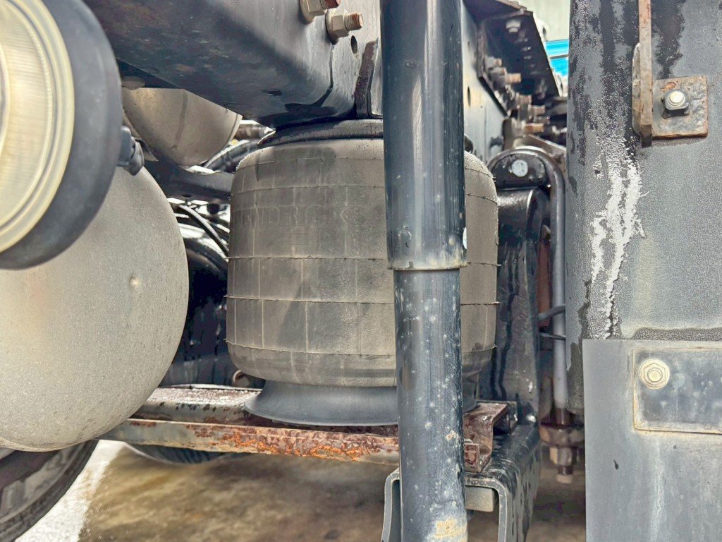 エアサスです。|日野 プロフィア QPG-SS1EKDGの写真5