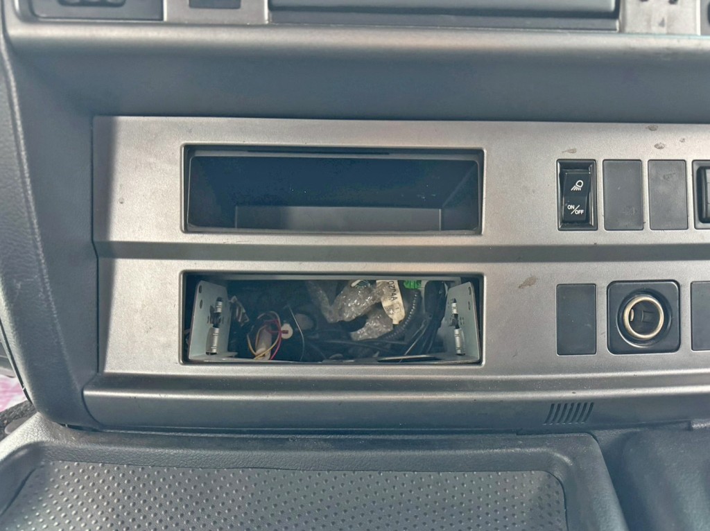 コンソールボックスが欠品しています。|日野 プロフィア QPG-SS1EKDGの写真27