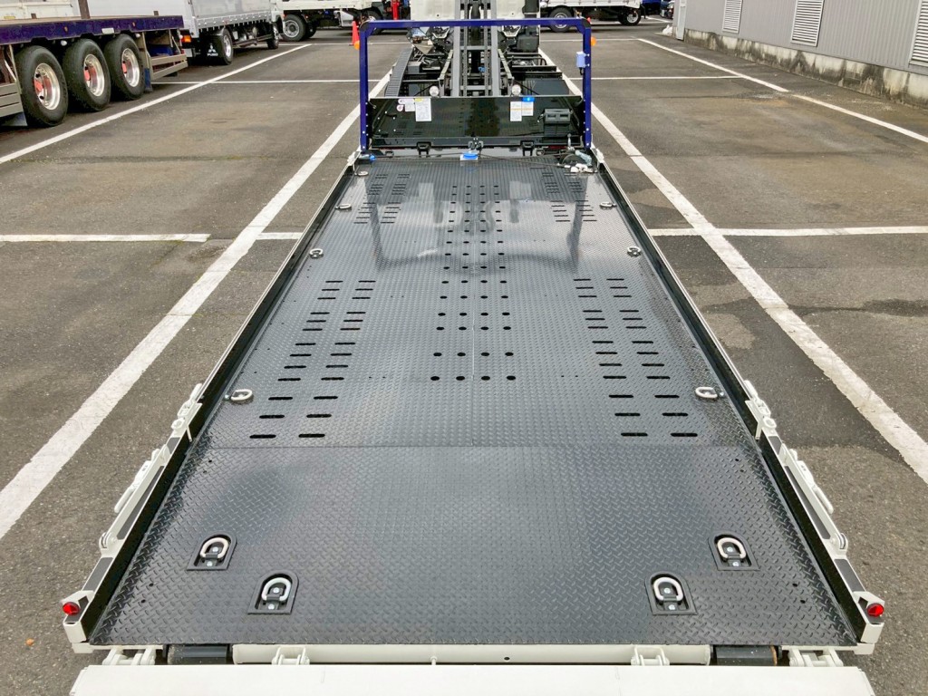 床は鉄板です。|日野 デュトロ 2KG-XZU720M(2WD)の写真8