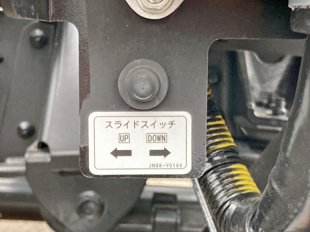 ボディースライドの操作スイッチです。|日野 デュトロ 2KG-XZU720M(2WD)の写真19