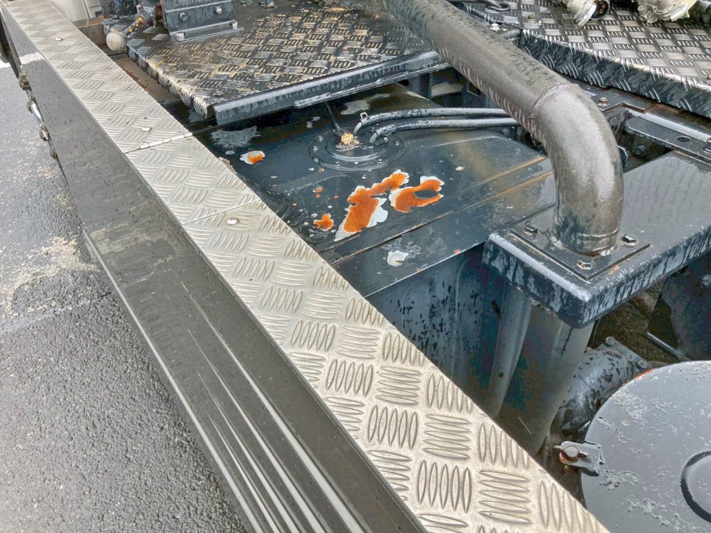 燃料タンクは200Lです。|ニッサンディーゼル その他(日産) KL-CK482BHTの写真20