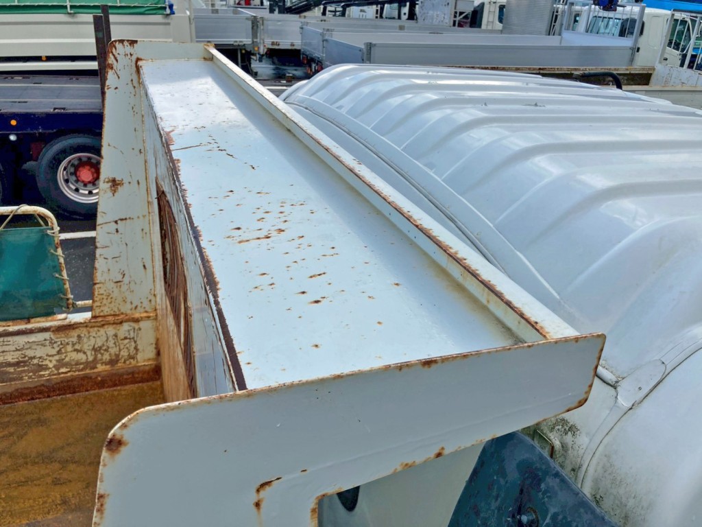 シートデッキの状態です。|いすゞ フォワード TKG-FRR90S1(2WD)の写真12