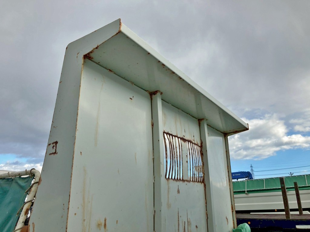 プロテクター格子に曲がりがあります。|いすゞ フォワード TKG-FRR90S1(2WD)の写真13