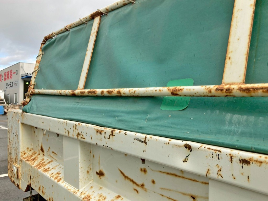 運転席側コボレーン骨組みにサビ・パッチ当て箇所があります。|いすゞ フォワード TKG-FRR90S1(2WD)の写真26