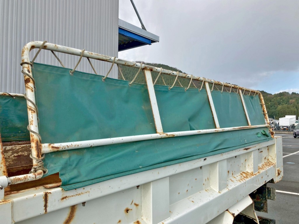 助手席側コボレーン骨組みにサビがあります。|いすゞ フォワード TKG-FRR90S1(2WD)の写真30