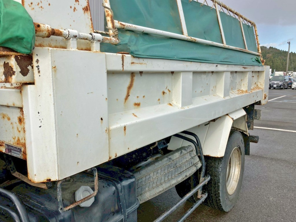 助手席側アオリにキズ・サビがあります。|いすゞ フォワード TKG-FRR90S1(2WD)の写真32