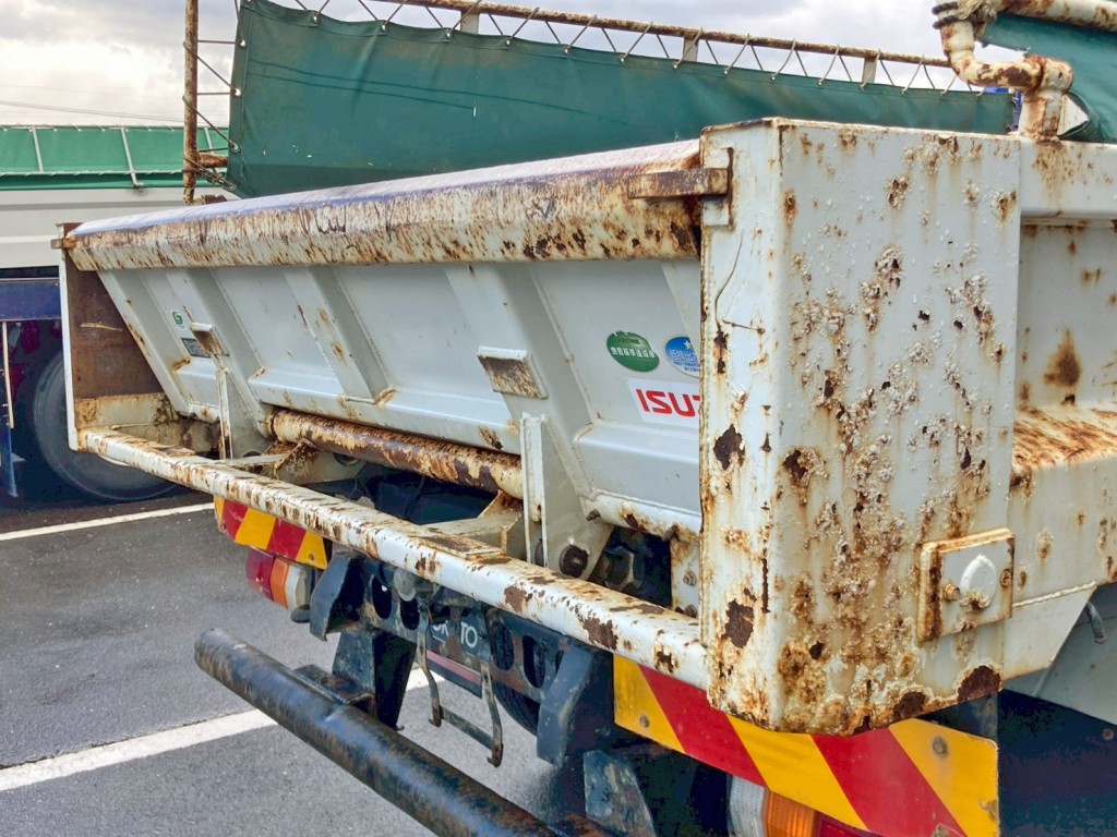 リヤゲート全体にキズ・サビがあります。(運転席側)|いすゞ フォワード TKG-FRR90S1(2WD)の写真39