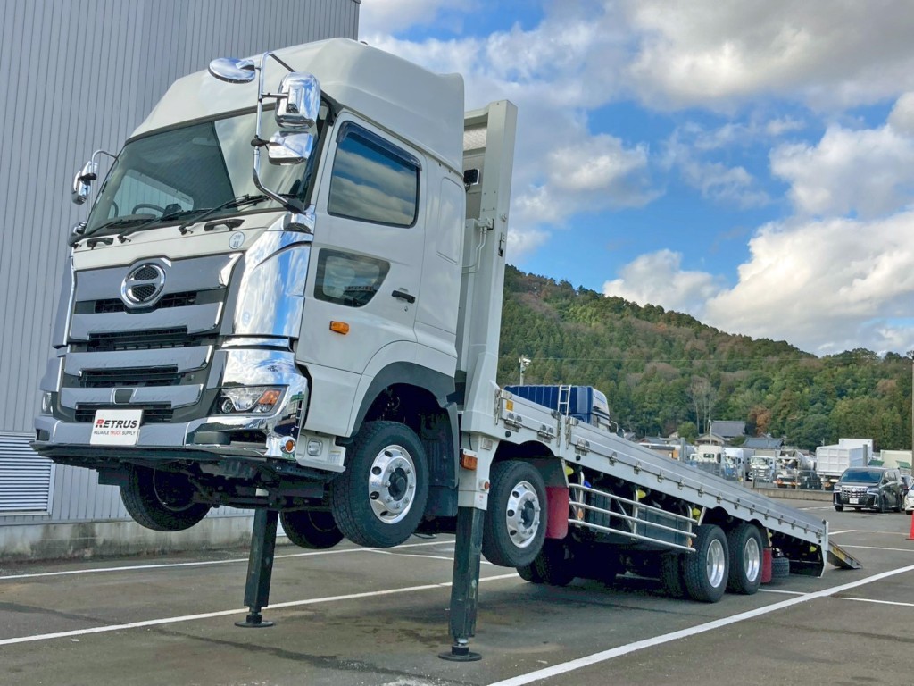 フロント周り、メッキパーツで飾っています。|日野 プロフィア 2DG-FW1AHCの写真1