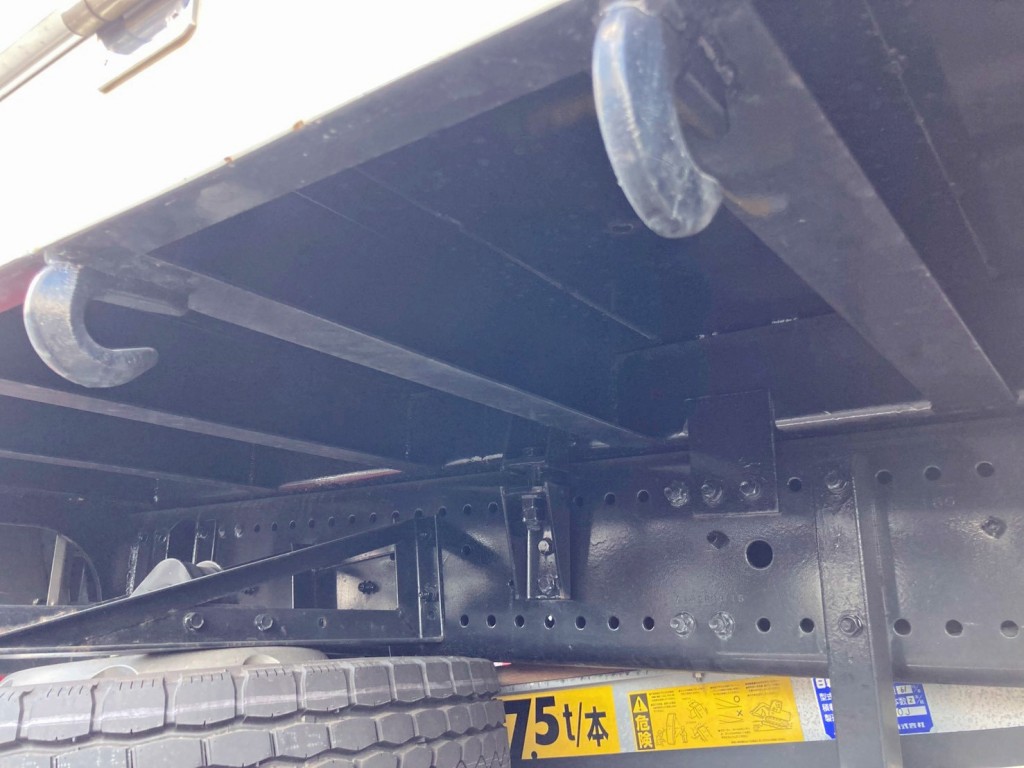 シャーシとネタの状態です。(縦ネタ・横ネタは鉄製です)|日野 プロフィア 2DG-FW1AHCの写真6