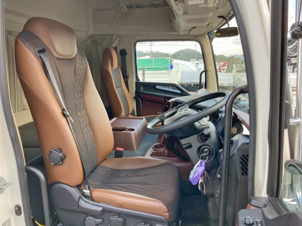 ハイルーフキャビンです。|日野 プロフィア 2DG-FW1AHCの写真7