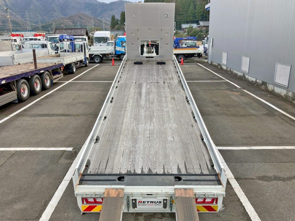 床は板張りです。|日野 プロフィア 2DG-FW1AHCの写真10