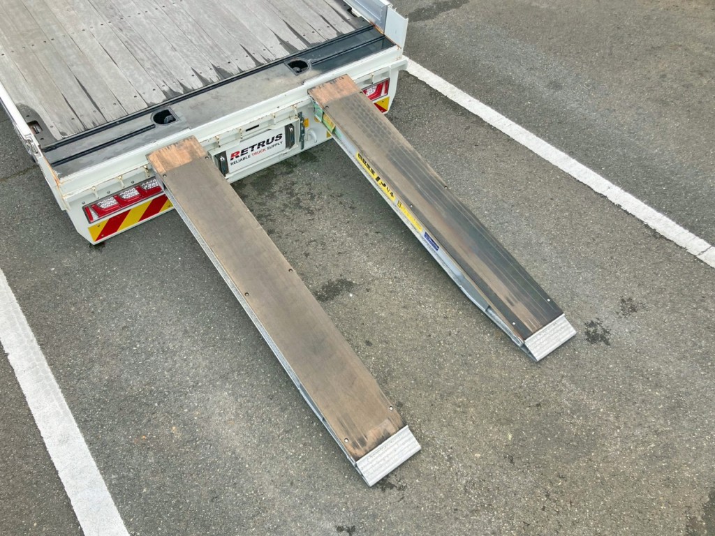 歩みは手動式です。|日野 プロフィア 2DG-FW1AHCの写真16