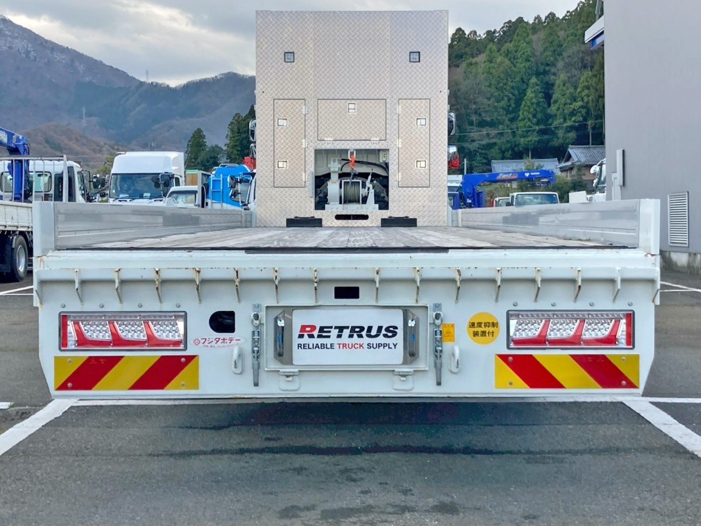 歩みはリヤレール中央に格納できます。|日野 プロフィア 2DG-FW1AHCの写真17