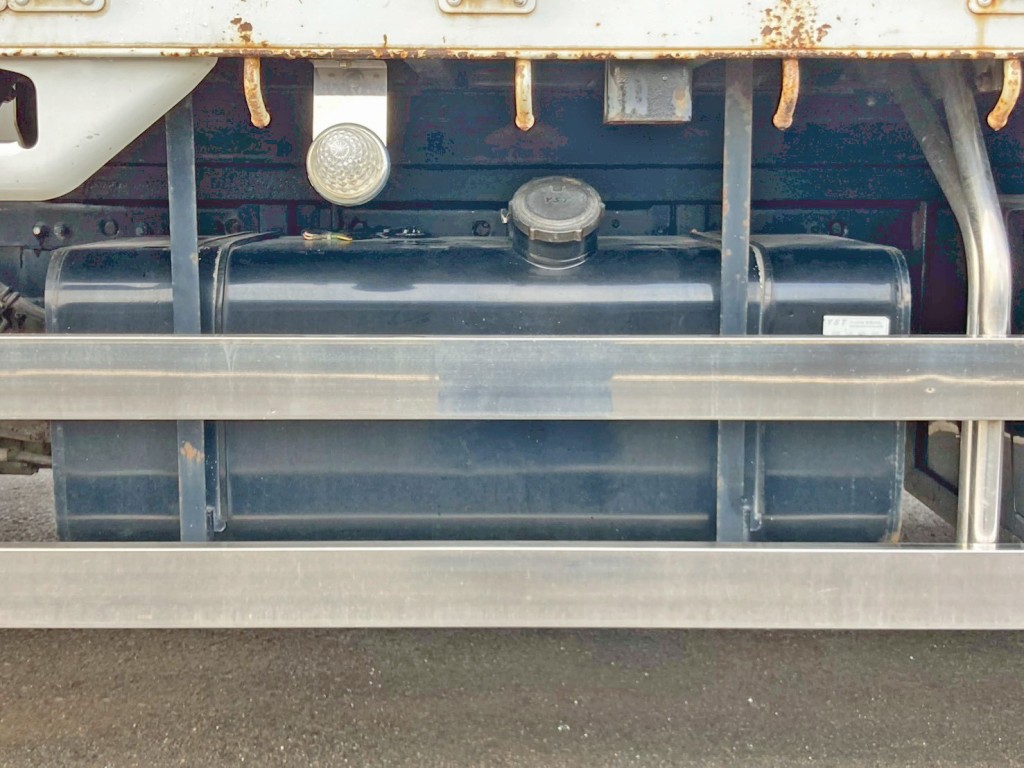 燃料タンクは200Lです。|三菱 ファイター QKG-FK62FZの写真32