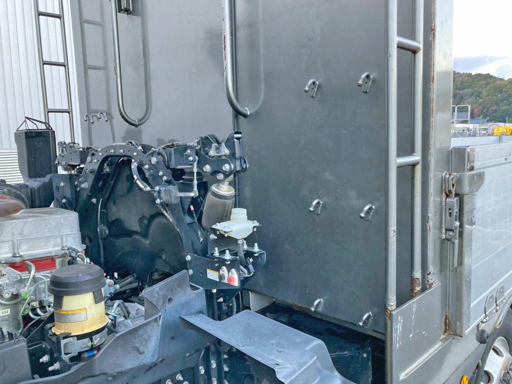 前壁助手席側下部にフックが付いています。|日野 プロフィア 2DG-FW1EHGの写真17