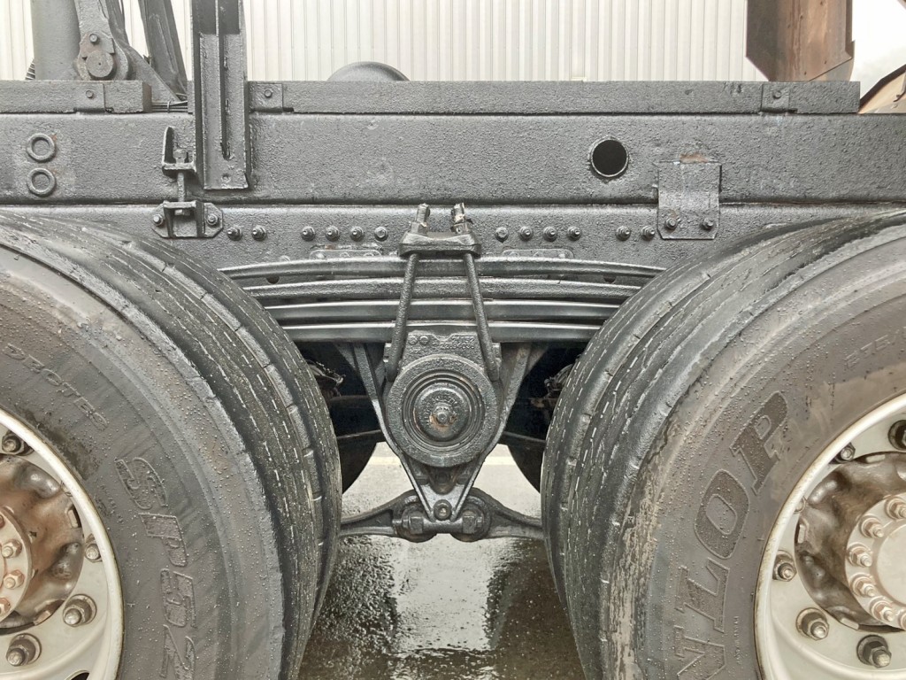 リーフサスです。|UDトラックス 2PG-CD5BLの写真5