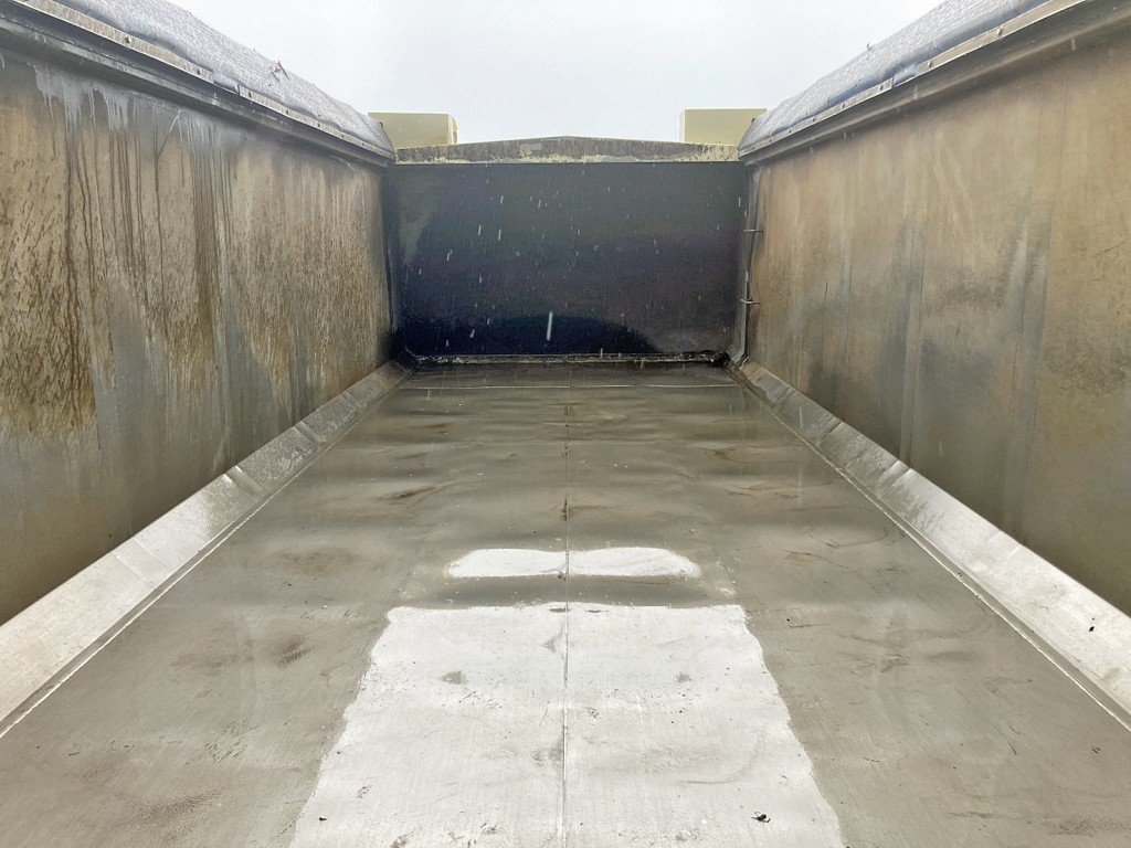 床・左右はステンレス製です。|UDトラックス 2PG-CD5BLの写真12