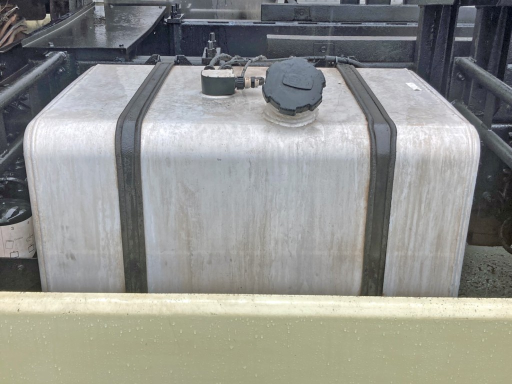 燃料タンクは290Lアルミ製です。|UDトラックス 2PG-CD5BLの写真37