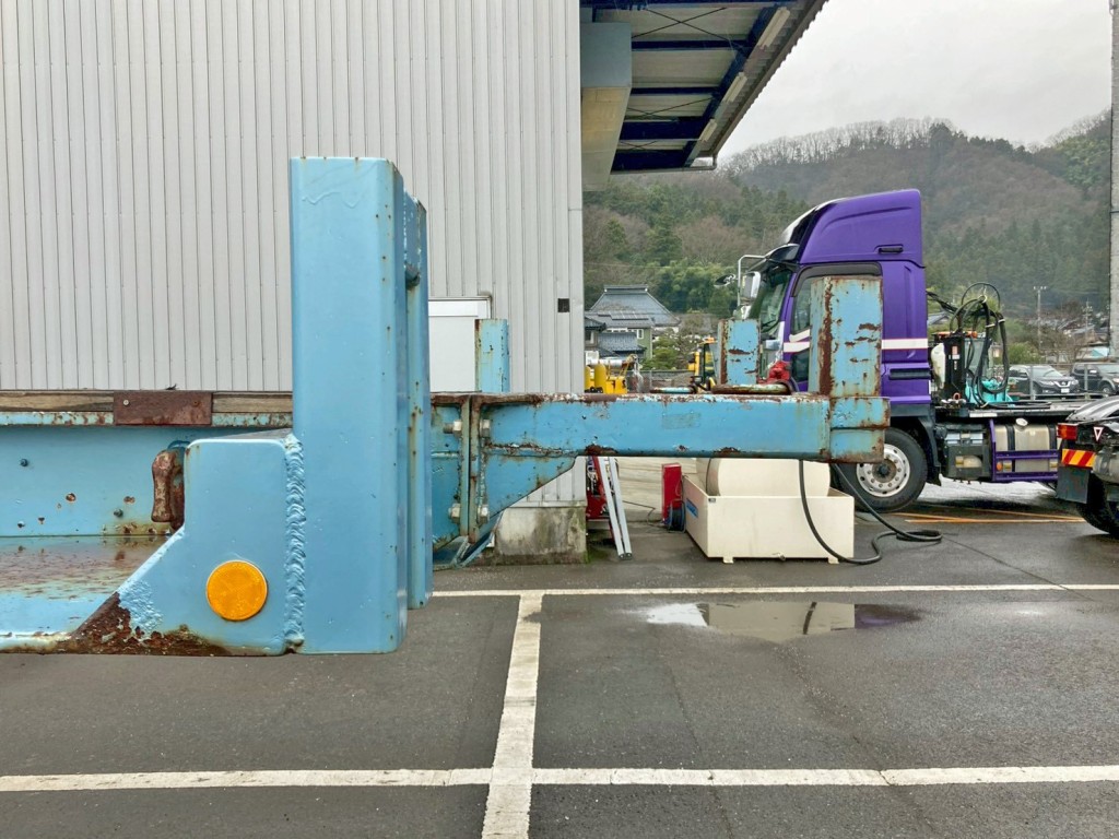 先端部分の状態です。(運転席側・図面未記載)|東急  TL33F7E3Sの写真19