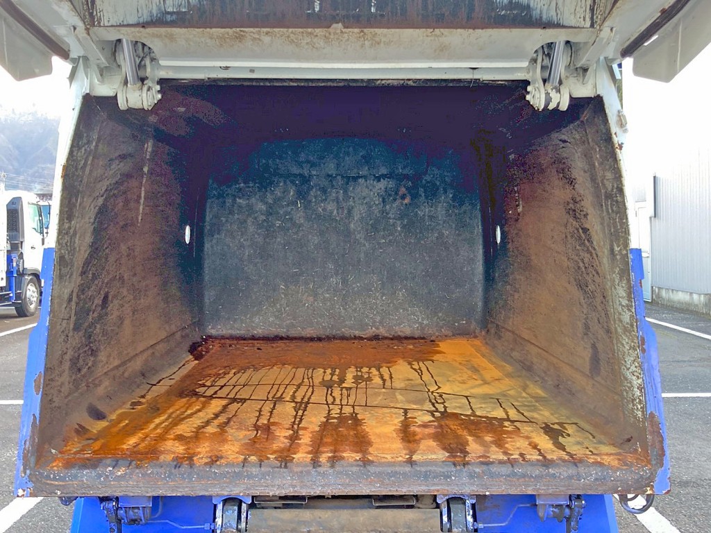 タンク内部の状態です。|三菱 キャンター TPG-FEA50(2WD)の写真10