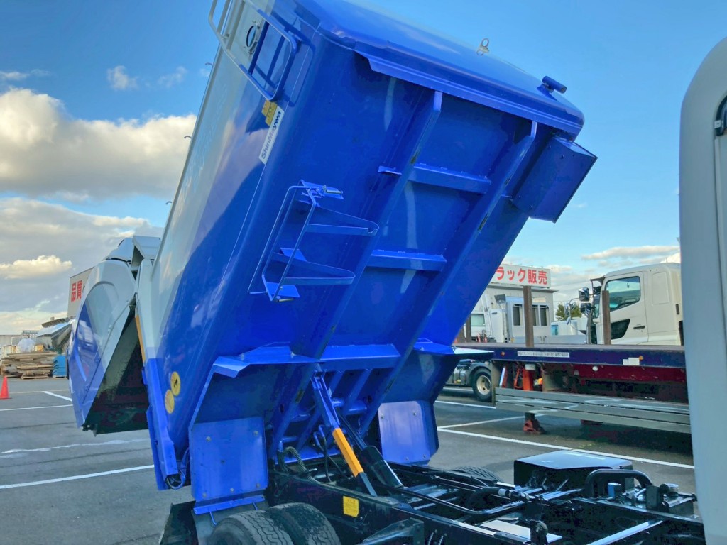 三菱 キャンター TPG-FEA50(2WD)の写真12