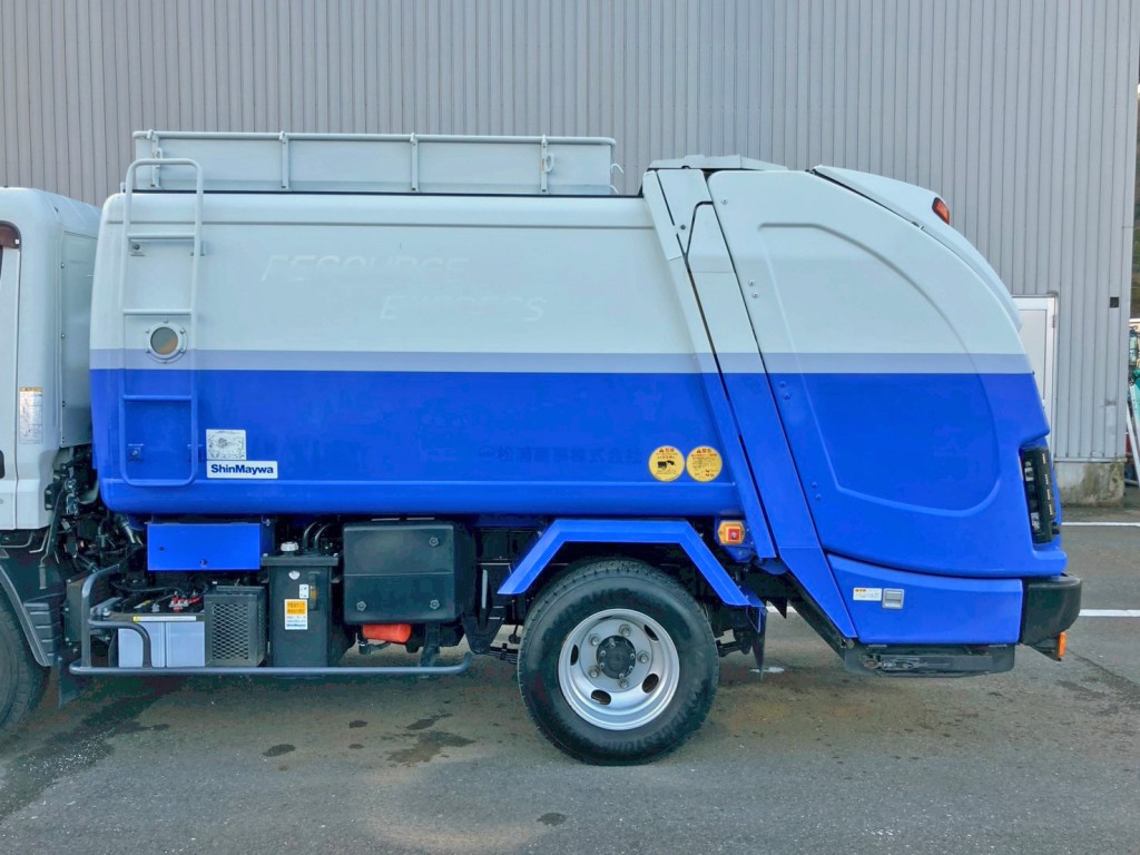 タンクの外観状態です。(助手席側)|三菱 キャンター TPG-FEA50(2WD)の写真15