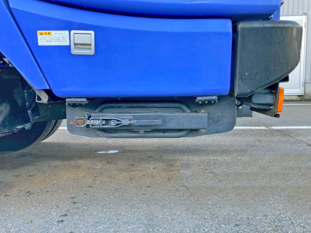 汚水タンクの排水口です。|三菱 キャンター TPG-FEA50(2WD)の写真23
