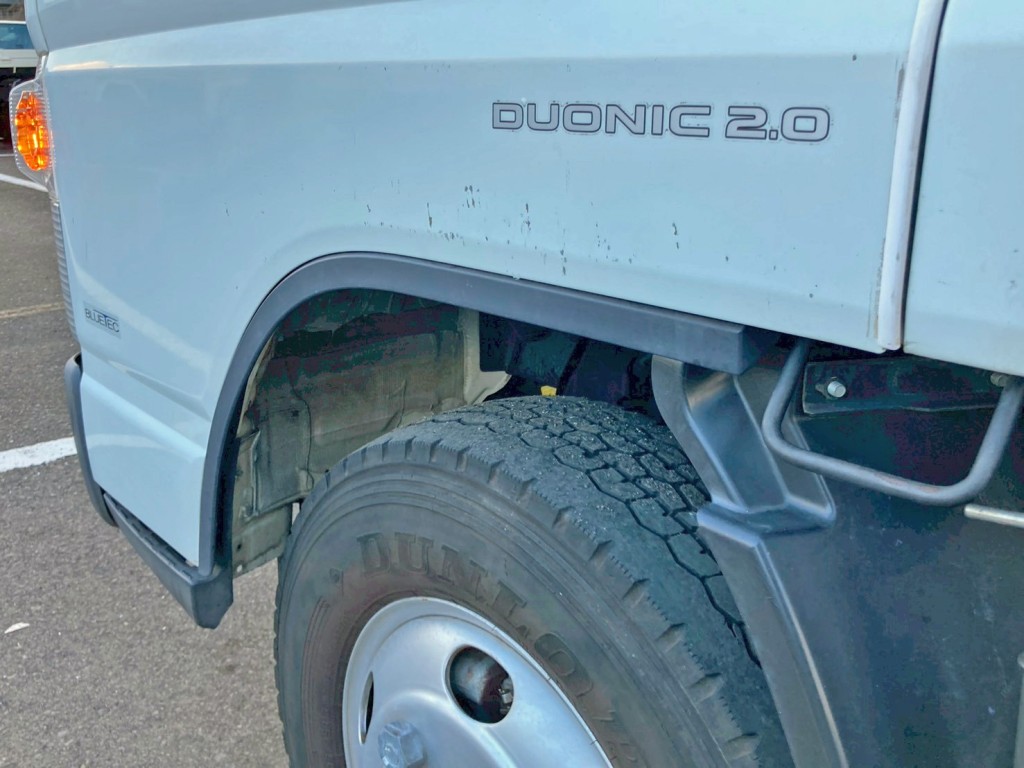 助手席ドアに小キズがあります。|三菱 キャンター TPG-FEA50(2WD)の写真24