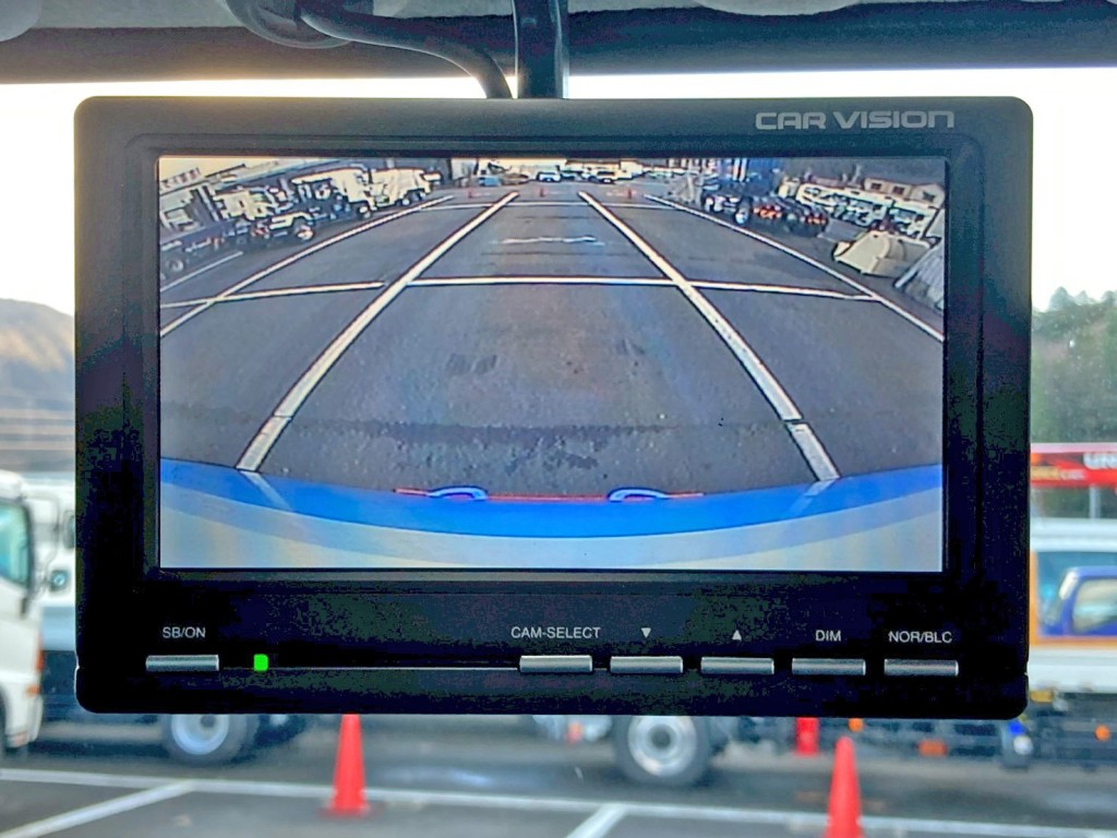 液晶バックモニター付きです。|三菱 キャンター TPG-FEA50(2WD)の写真28