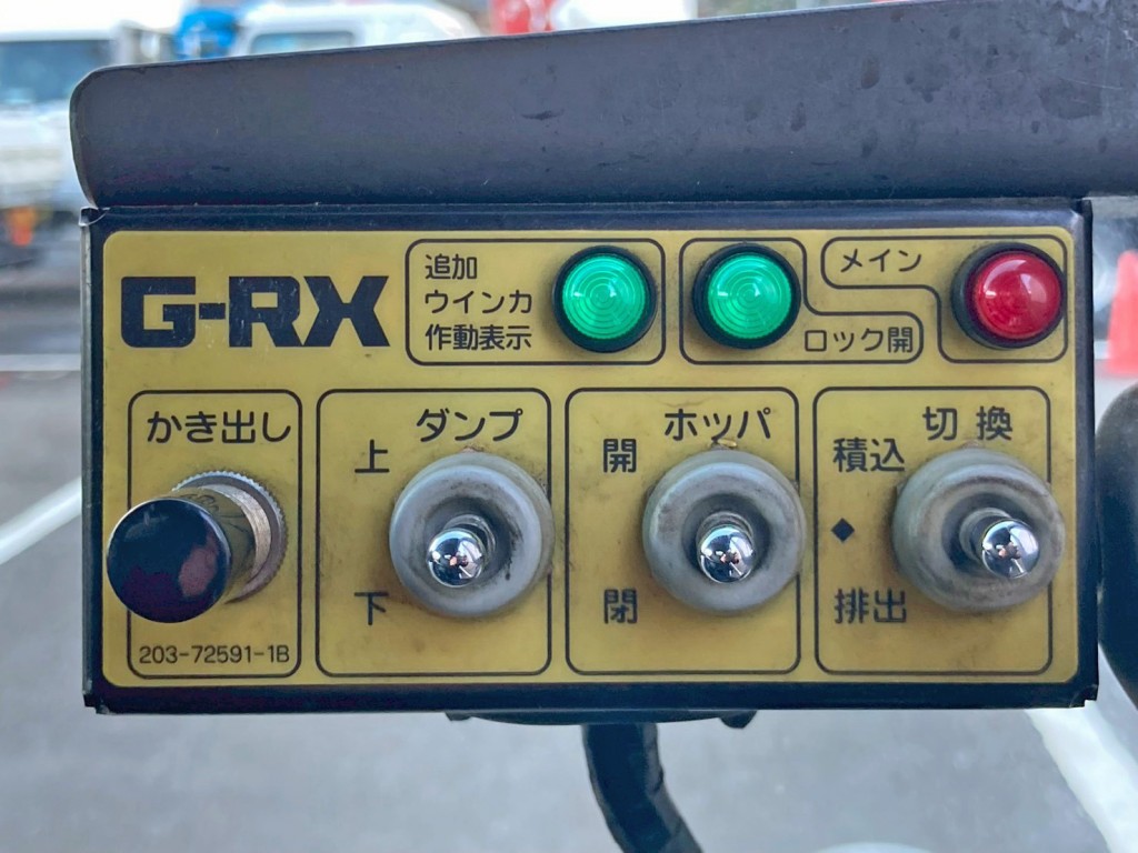 上物の操作スイッチです。|三菱 キャンター TPG-FEA50(2WD)の写真29