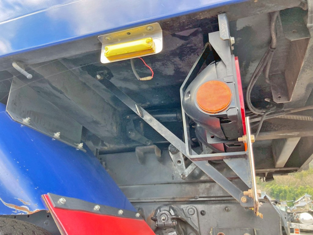 シャーシとネタの状態です。(縦ネタ・横ネタは鉄製です)|三菱 ファイター 2KG-FK72FYの写真6