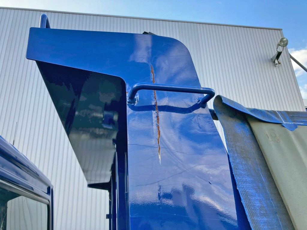 プロテクター助手席側に曲がり・サビがあります。|三菱 ファイター 2KG-FK72FYの写真17