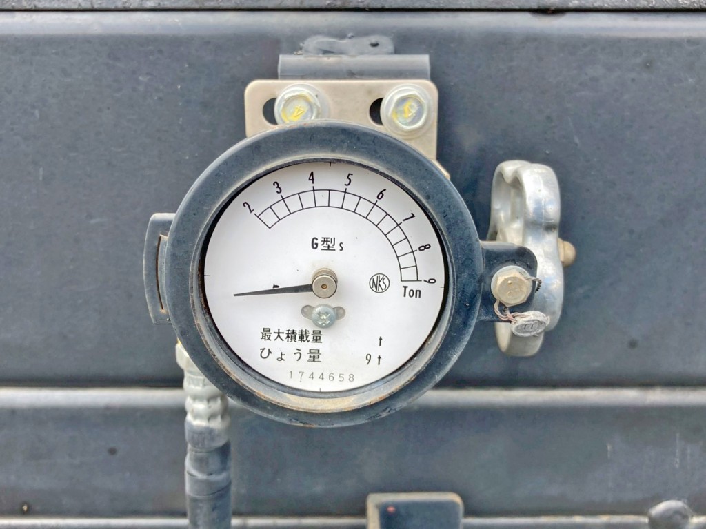 自重計です。(レンズ欠品しています)|三菱 ファイター 2KG-FK72FYの写真20