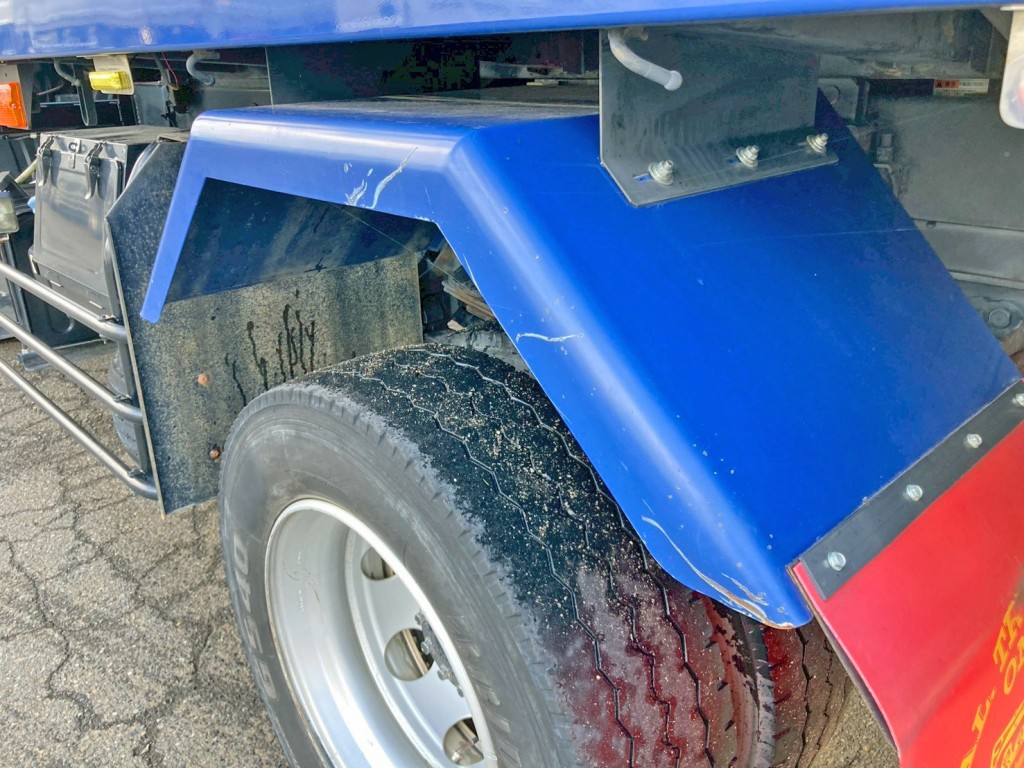 助手席側リヤフェンダーにキズがあります。|三菱 ファイター 2KG-FK72FYの写真29