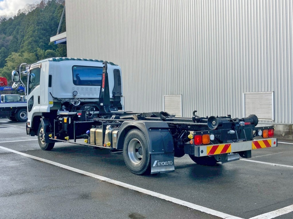 いすゞ フォワード 2RG-FRR90S2(2WD)の写真3