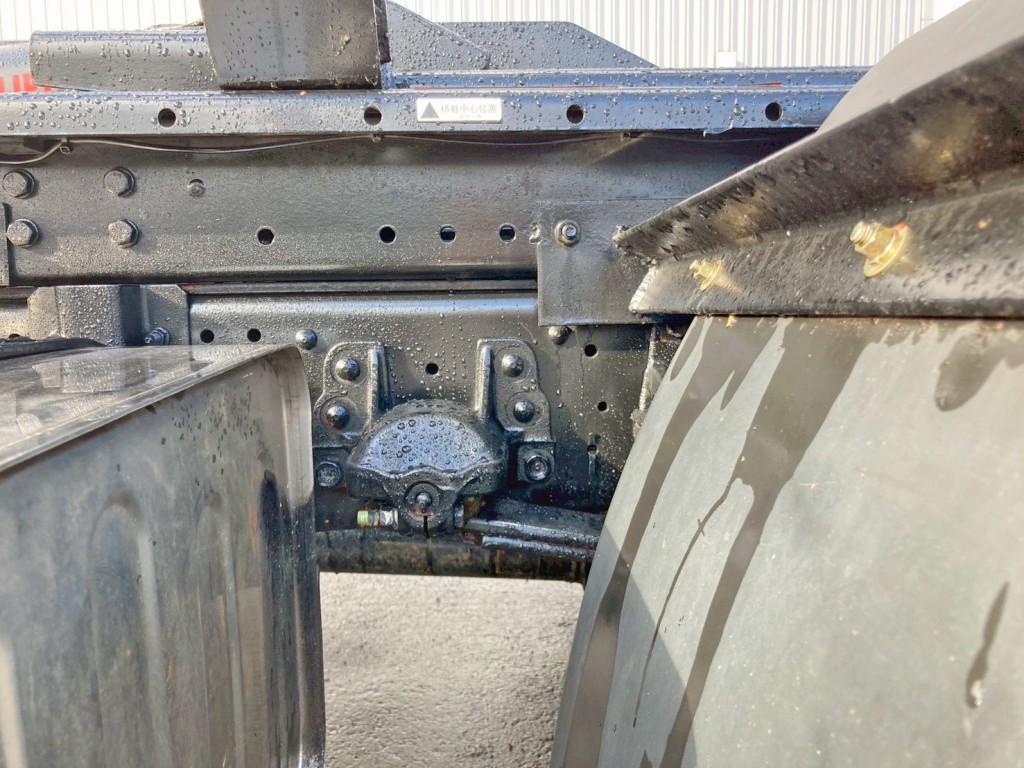 リーフサスです。|いすゞ フォワード 2RG-FRR90S2(2WD)の写真5