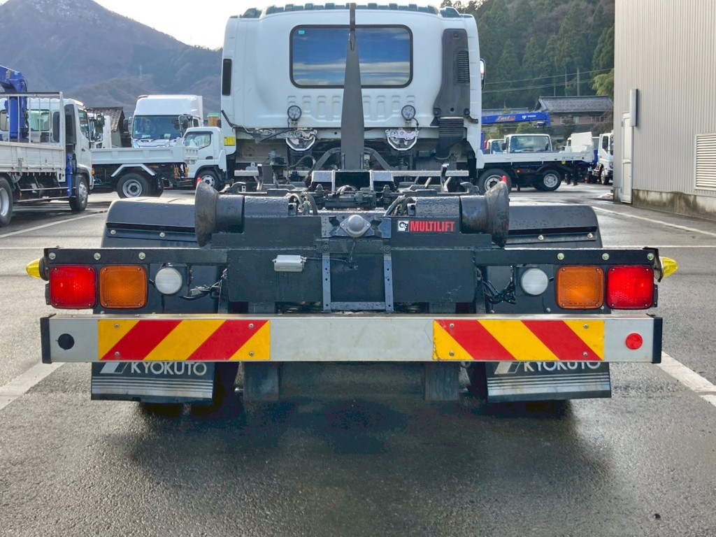 リヤ周りの状態です。|いすゞ フォワード 2RG-FRR90S2(2WD)の写真13