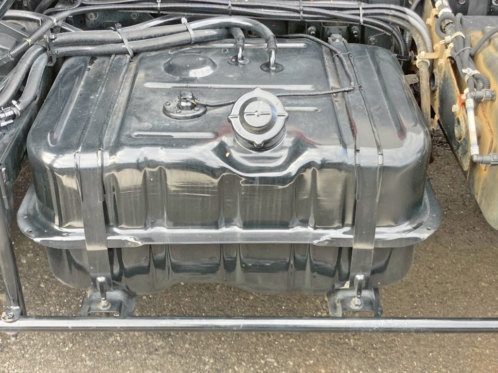 燃料タンクは100Lです。|三菱 ファイター TKG-FK71F(2WD)の写真23