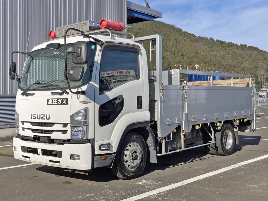 ホイールはアルミ製です。|いすゞ フォワード 2RG-FRR90S2(2WD)の写真1