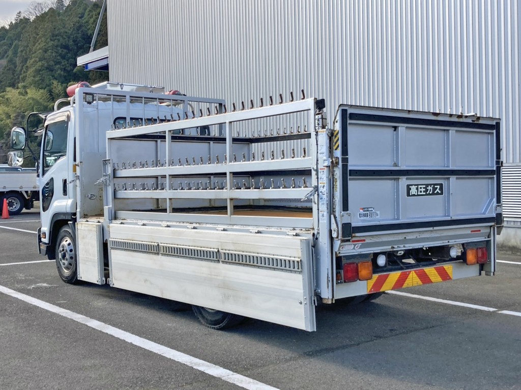 アオリを開いた状態です。|いすゞ フォワード 2RG-FRR90S2(2WD)の写真5