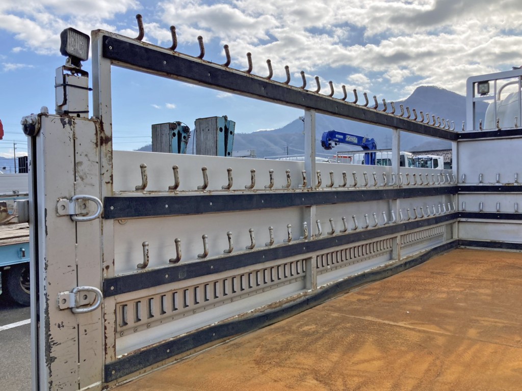 ボディー助手席側の状態です。|いすゞ フォワード 2RG-FRR90S2(2WD)の写真13