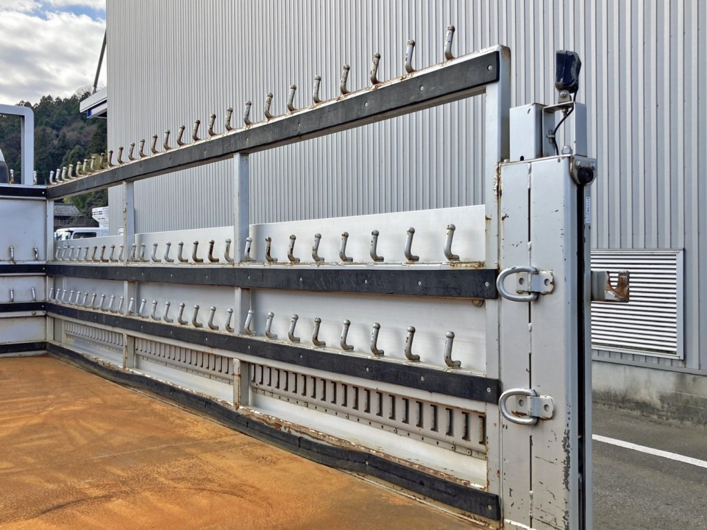 ボディー運転席側の状態です。|いすゞ フォワード 2RG-FRR90S2(2WD)の写真15