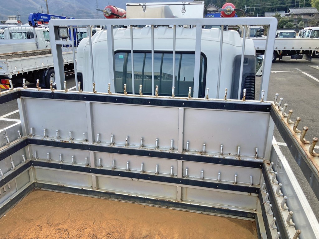 前方の状態です。|いすゞ フォワード 2RG-FRR90S2(2WD)の写真17