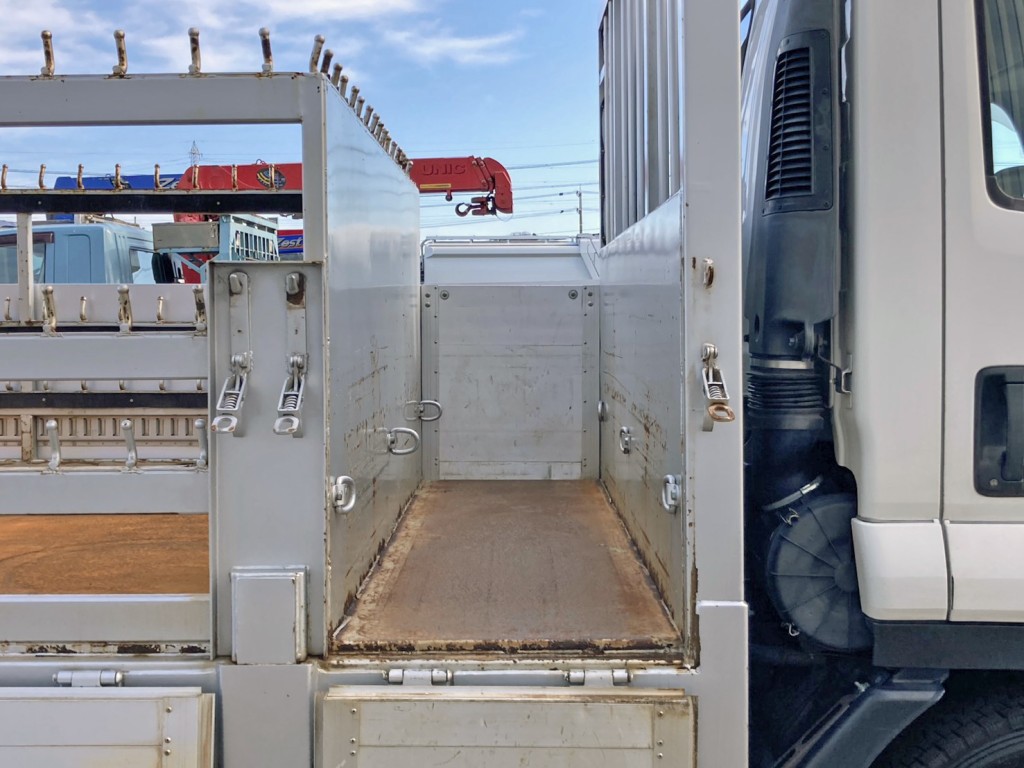 ボディー前方のスペース長は0.62mです。|いすゞ フォワード 2RG-FRR90S2(2WD)の写真18