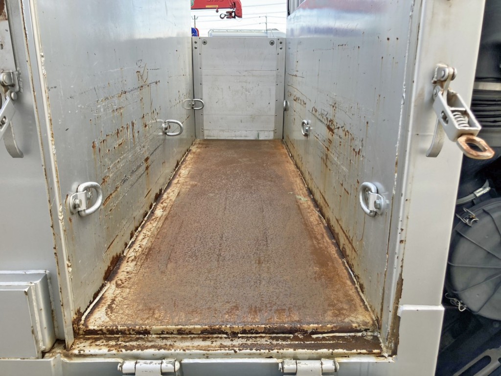 前方スペースの状態です。|いすゞ フォワード 2RG-FRR90S2(2WD)の写真19