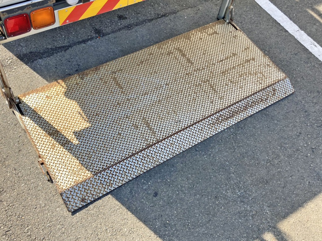 ゲートのステージの状態です。|いすゞ フォワード 2RG-FRR90S2(2WD)の写真20